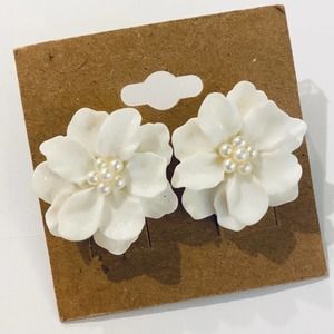 White with Pearls Flower Earrings